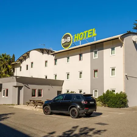 B&B Hotel Villeneuve Loubet Plage-2